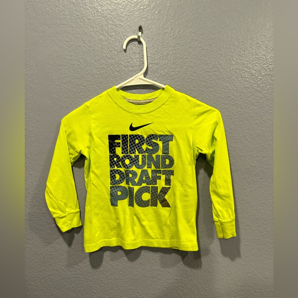 Boys Nike Long Sleeve Neon Shirt Size 4